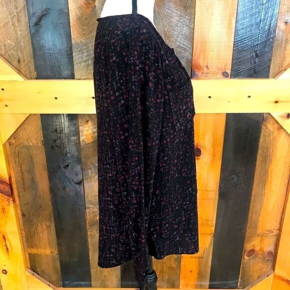 Eddie Bauer loose fit v neck top, size M - Picture 4 of 5